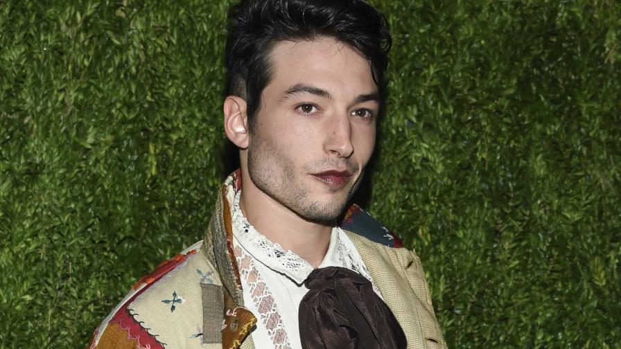 Ezra Miller se somete a tratamiento de salud mental