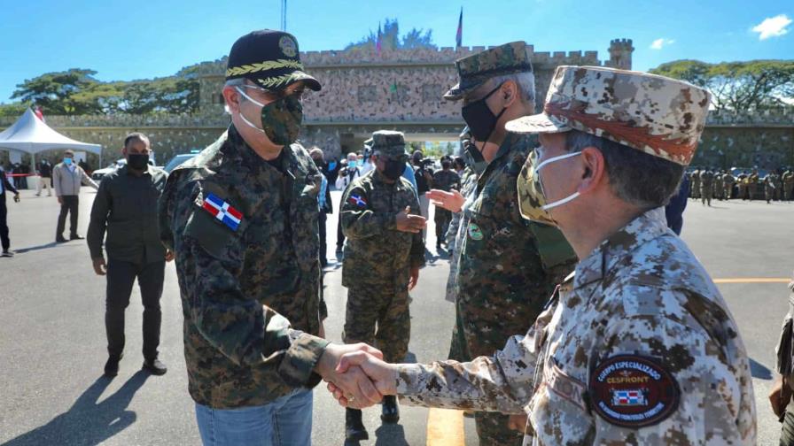 Abinader cambia jefes del Ejército, Fuerza Aérea y Armada