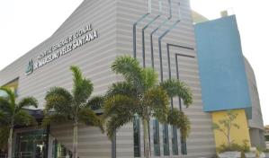 Momento en que ciudadanos capturan a ladrón tras robo de celular en el hospital Marcelino Vélez