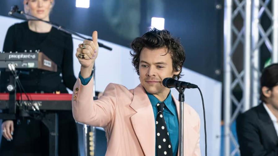 Harry Styles ayuda a un fan a proponer matrimonio