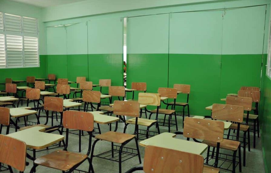 Habilitarán bibliotecas, multiusos y áreas administrativas para disminuir déficit de aulas en Santiago