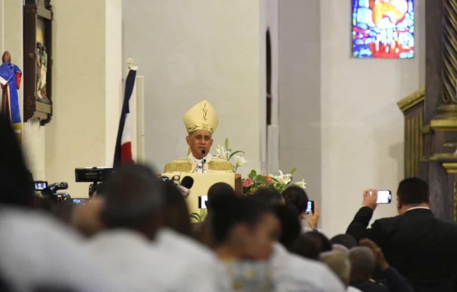 Monseñor Bretón llama a funcionarios a no incurrir en actos de corrupción