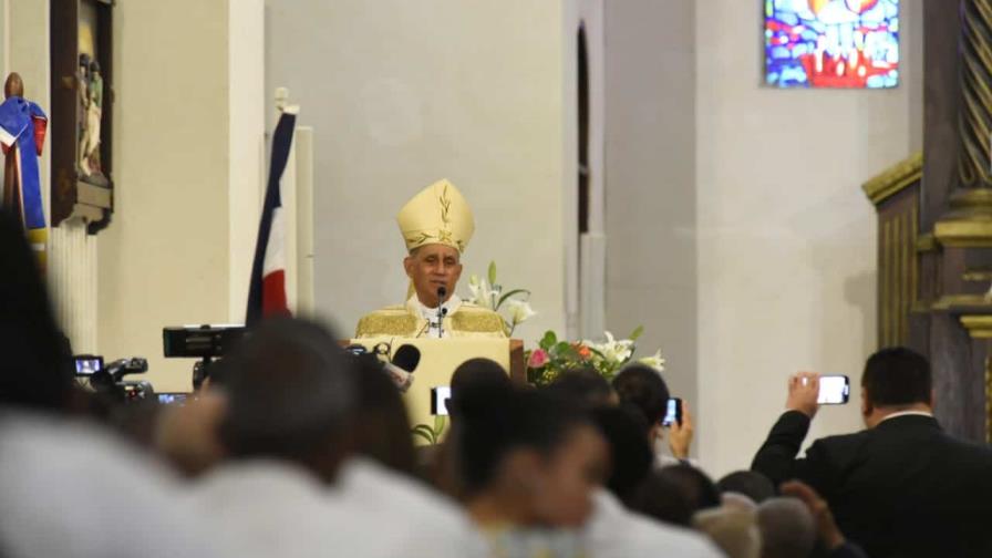 Monseñor Bretón llama a funcionarios a no incurrir en actos de corrupción