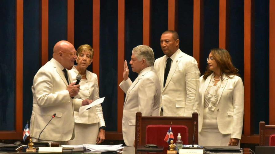 Senado escoge a unanimidad a Eduardo Estrella como su presidente