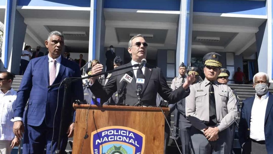 Abinader encabezará este jueves el lanzamiento de App de denuncia de la Policía Nacional