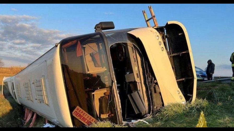 Mueren 15 personas y 37 quedan heridas al volcar un autobús en Marruecos