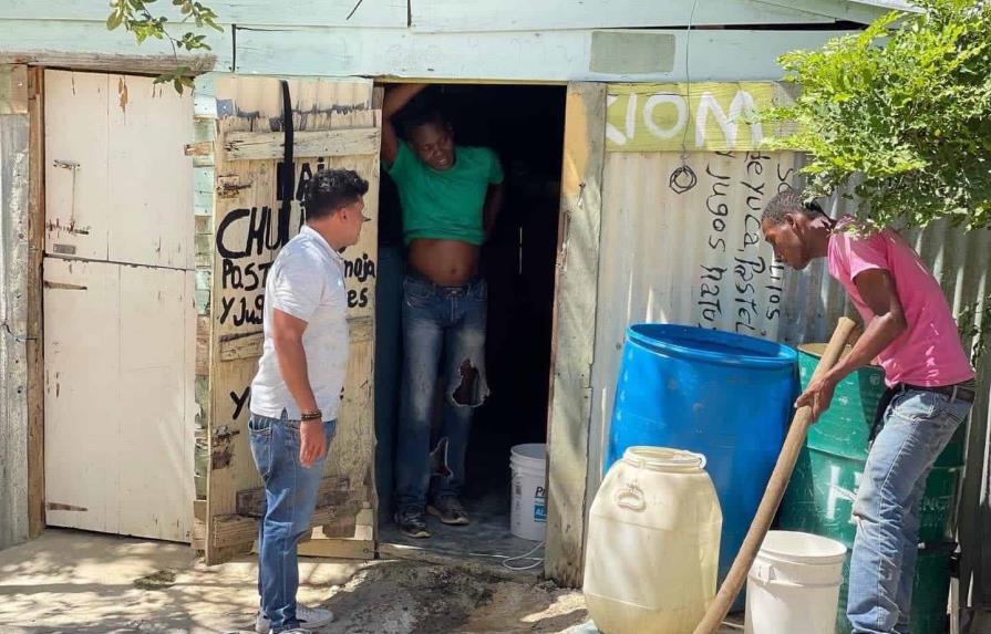 Comunitarios de sectores en El Seibo se quejan por falta de agua potable