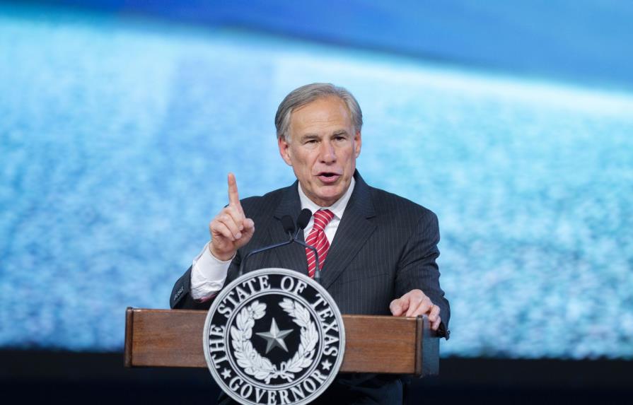 Nueva York acusa al gobernador de Texas de usar emigrantes como arma humana