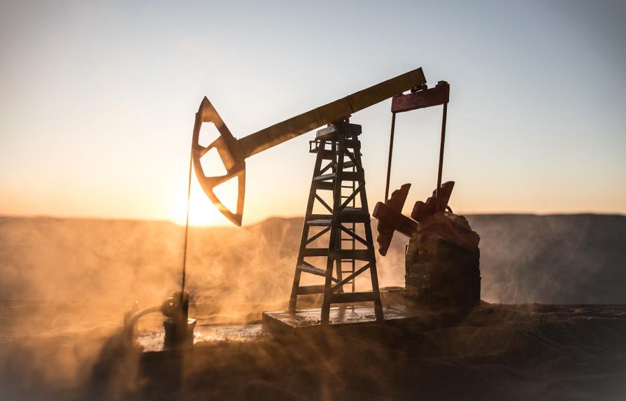 El petróleo Brent sube un 1.52 %, hasta 93.66 dólares