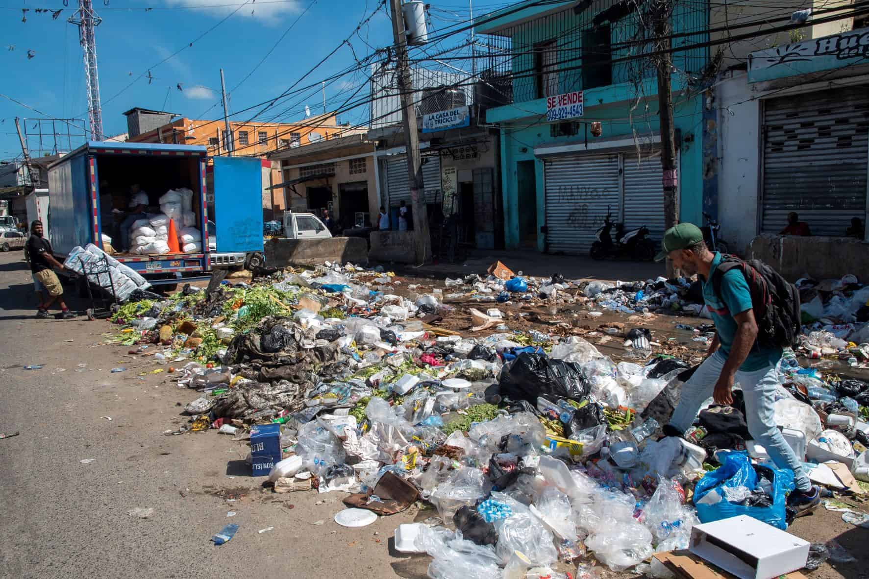 Avenida Duarte, lugar donde el vertedero es el doble.&nbsp;