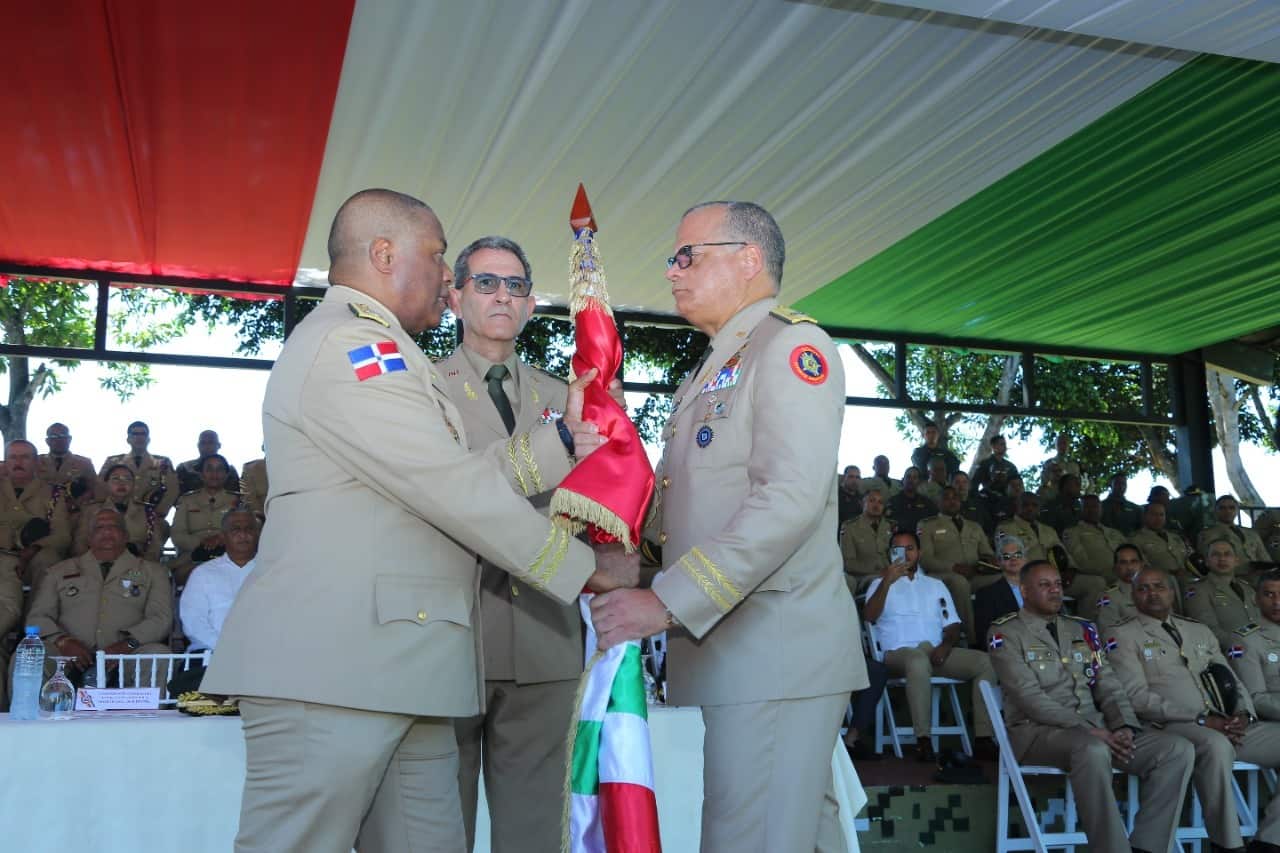Traspaso de mando en el Ejército. 