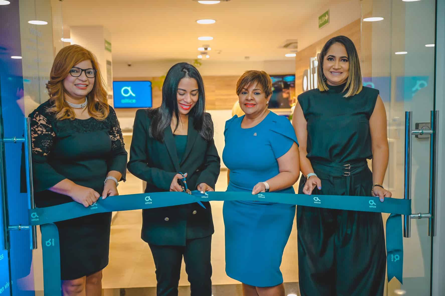 Alixdel Taveras, Kendall Roa, Soraida Soto y Maduro Romero.