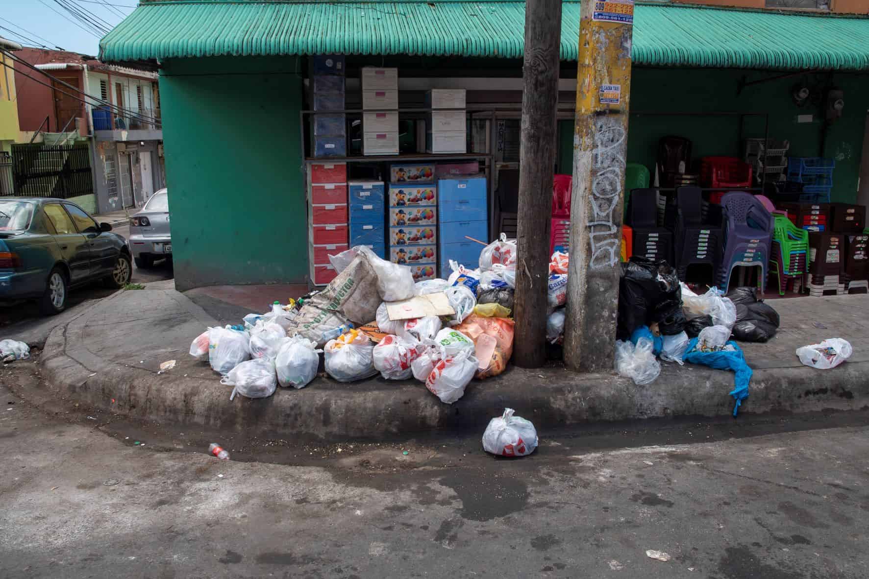 Más basura en Sabto Domingo Oeste