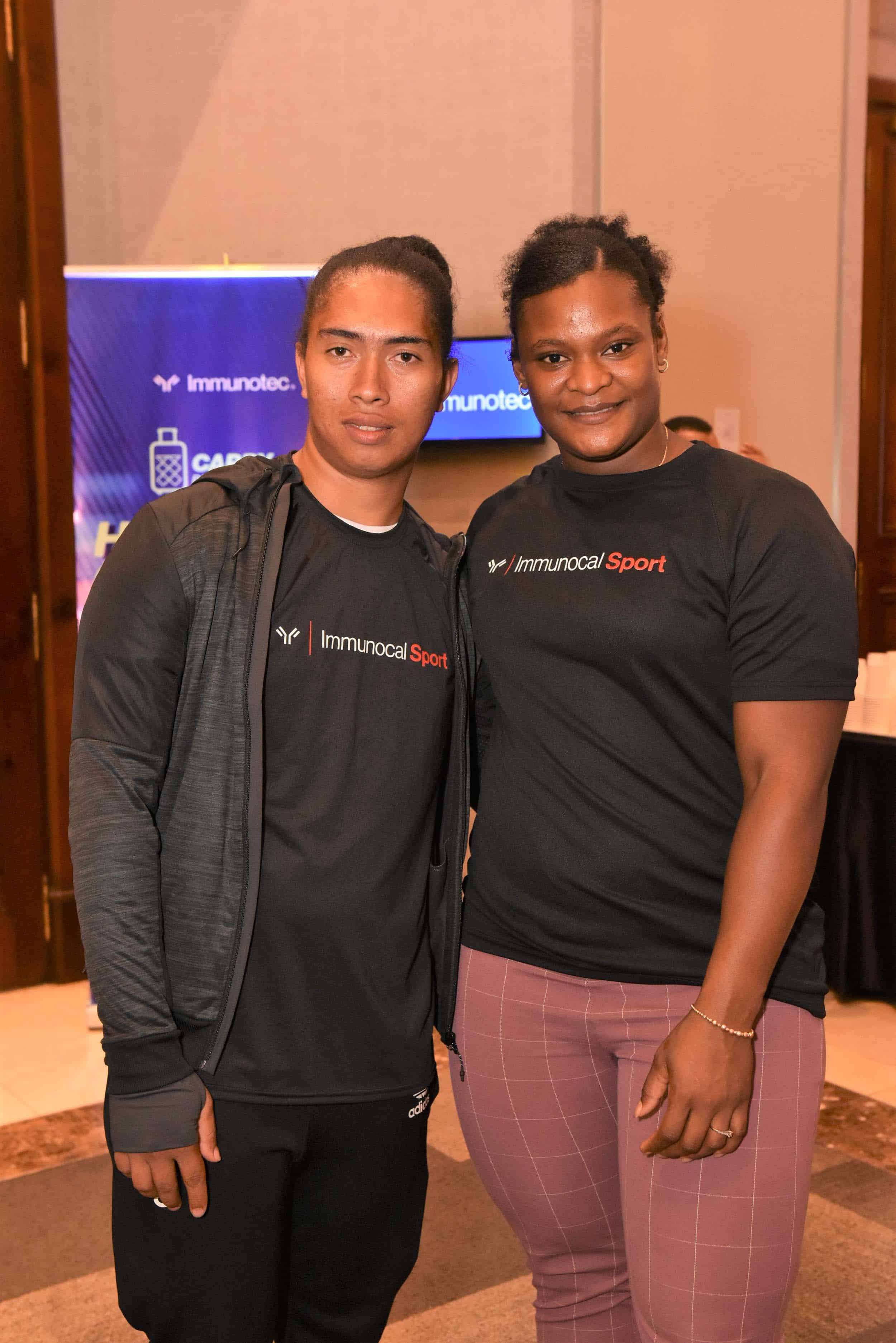 Las atletas Yudelina Mejía y Crismery Santana.