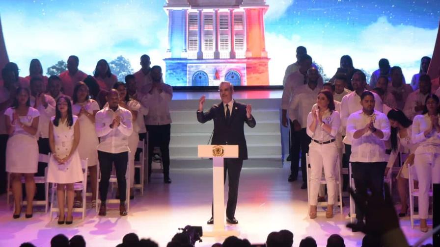 Abinader dice Ministerio Público investiga posible corrupción en gestiones pasadas de las EDE