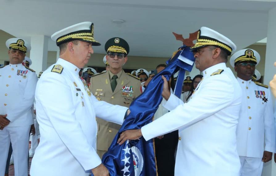 Posesionan nuevos jefes de la Armada, Fuerza Aérea y del Ejército