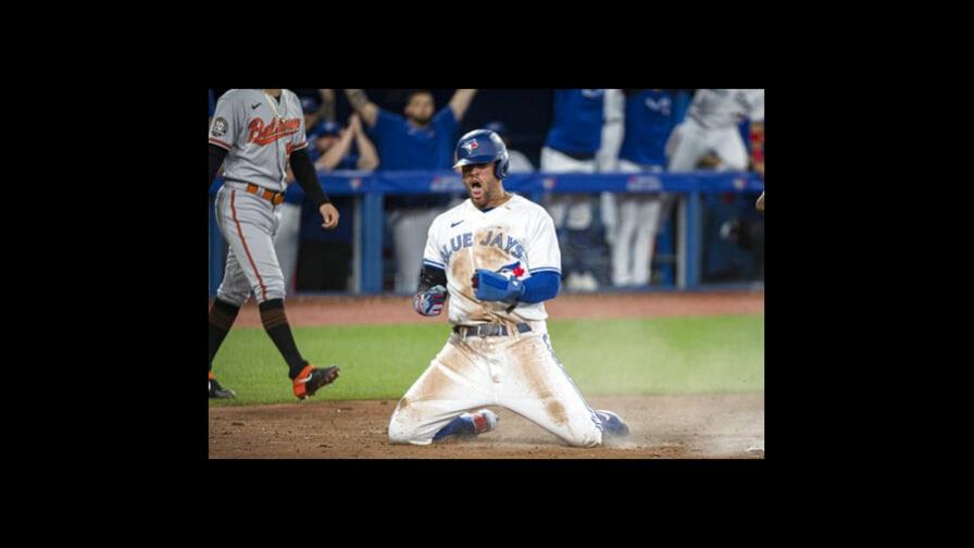 Stripling brilla en la lomita; Azulejos evitan barrida