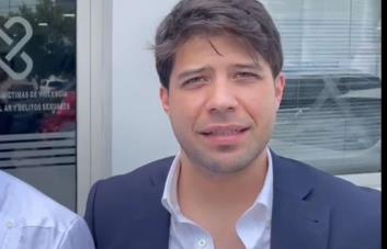 Actor Andrés Castillo acude a ponerse a disposición del Ministerio Público tras acusación