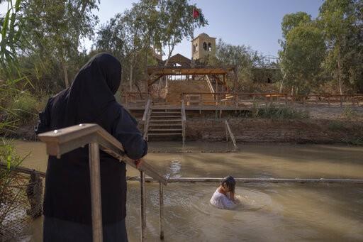 El río Jordán, rico en santidad, pobre en agua