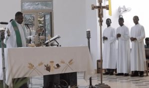 Sacerdote preso en Haití acusado de tráfico de armas