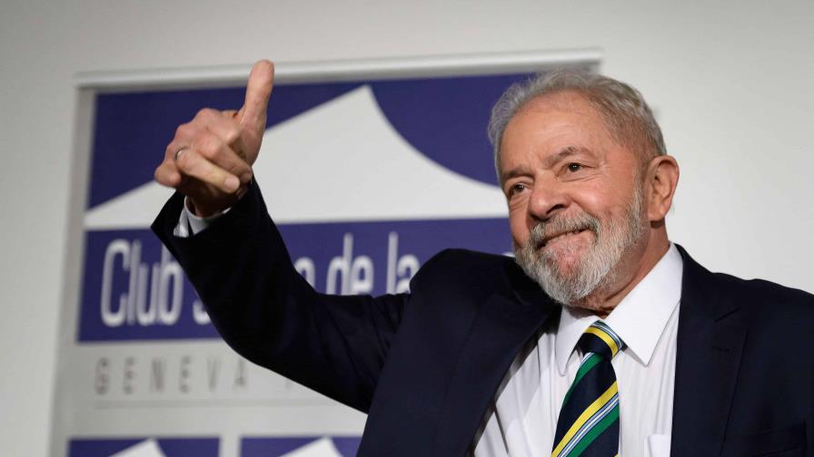 Lula se mantiene como favorito y Bolsonaro avanza en nueva encuesta electoral