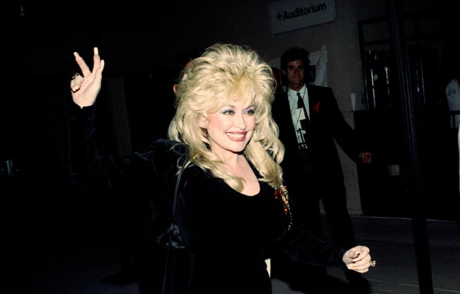 Dolly Parton da detalles de su nueva montaña rusa