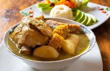 Chefs dominicanos buscarán batir un Récord Guinness con el sancocho servido más grande del mundo