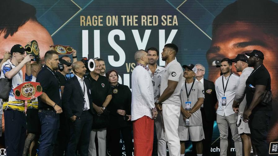 Usyk mantiene el peso para revancha contra Joshua