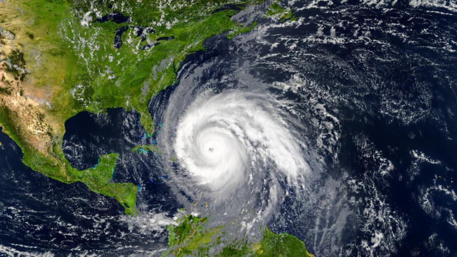 Alertan de posible depresión tropical en el suroeste del Golfo de México