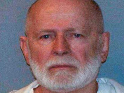 Acusan a tres presos de la muerte del mafioso Whitey Bulger en prisión