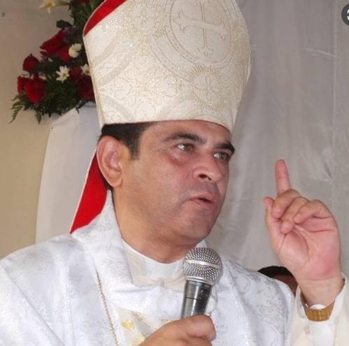 Policía de Nicaragua arresta a obispo y otros sacerdotes