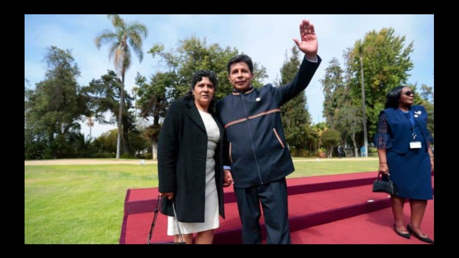 Pedro Castillo afirma que su esposa entregará pasaporte y colaborará con Justicia