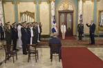 Jefes del Ejército, Armada y Fuerza Aérea prestan juramento al presidente Abinader Jefes del Ejército, Armada y Fuerza Aérea prestan juramento al presidente Abinader