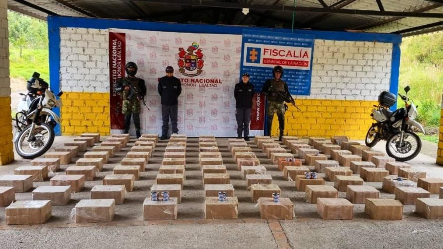 Incautan más de 700 kilos de cocaína en latas de atún en Colombia