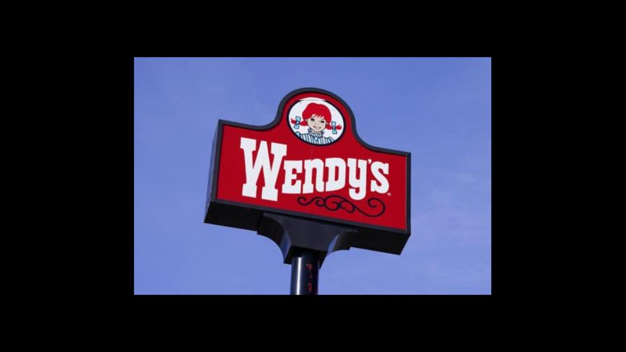 Wendy’s deja de servir lechuga ante brote de E. coli en Estados Unidos