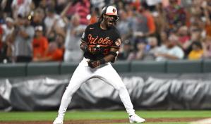 Con 5 jonrones, incluyendo uno de Mateo, Orioles derrotan 15-10 a Medias Rojas