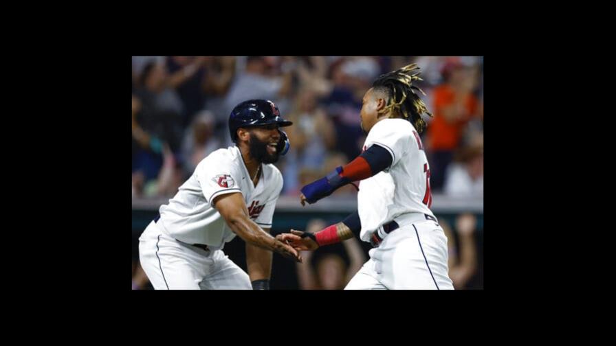 McKenzie poncha a 14 y Guardianes vencen 5-2 a Medias Blancas