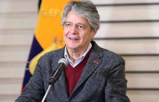 El presidente de Ecuador llama a defender la democracia