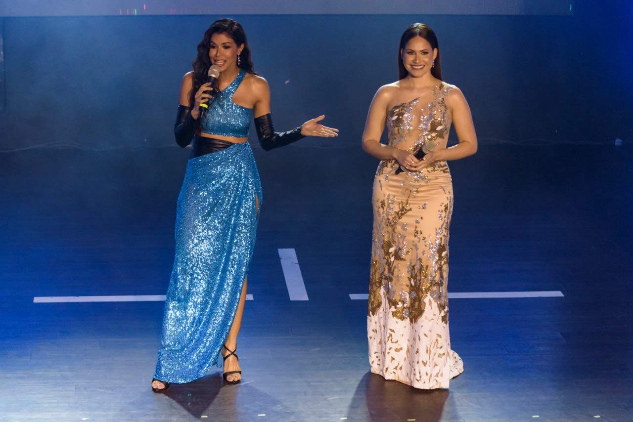 Evelyna Rodríguez y Jenny Blanco fueron las presentadoras.