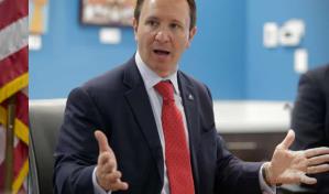 Fiscal republicano bloquea ayuda para inundaciones en Luisiana por aborto