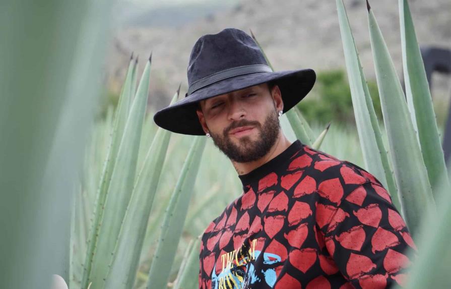 Maluma visita Oaxaca y presume su nueva marca de mezcal