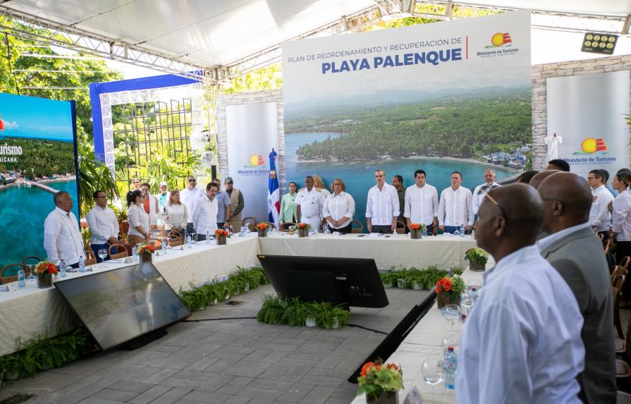 Gobierno deja iniciados trabajos de remodelación en playa Palenque