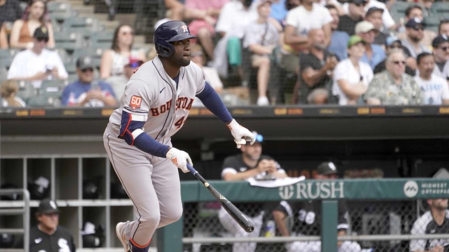 Álvarez vuelve con Astros tras susto por asfixia