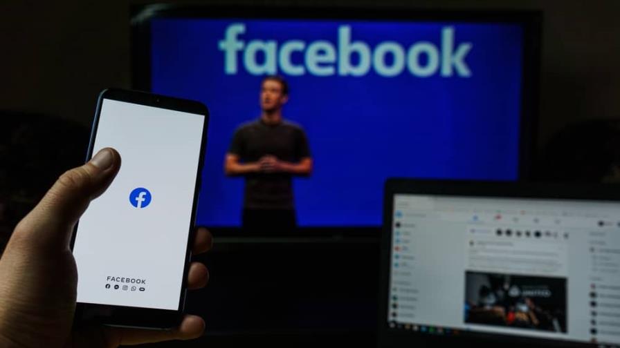 Un chatbot diseñado por Facebook se burla de Mark Zuckerberg Un chatbot diseñado por Facebook se burla de Mark Zuckerberg