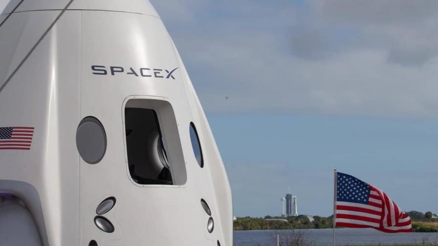 La cápsula de carga de SpaceX llega a las aguas de Florida desde la EEI La cápsula de carga de SpaceX llega a las aguas de Florida desde la EEI