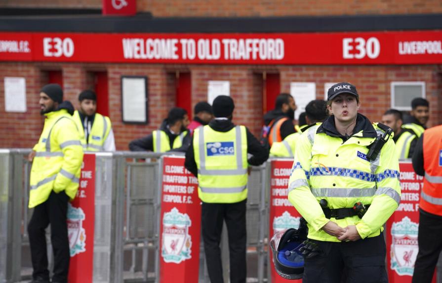 Fans: Angry Man United fans protesting ahead of Liverpool game