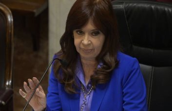 Fiscal pide 12 años de prisión para vicepresidenta argentina Cristina Fernández