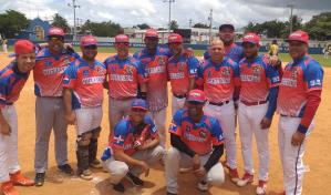 Inmortales-03 ganan doble partidos y se afianzan primero en Lisoa