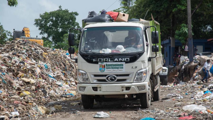 Cancino lleva la delantera en cierre ordenado de vertederos