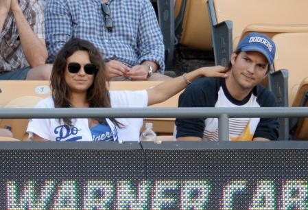 Ashton Kutcher revela la reacción de Mila Kunis ante su bigote